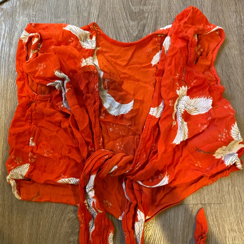 Billabong size medium front tie top/coverup